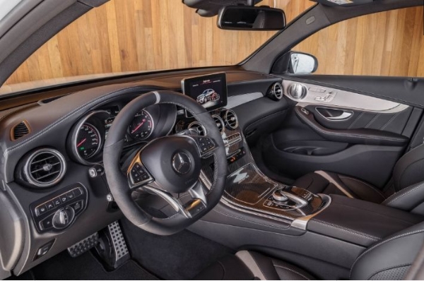 2018 mercedes AMG GLC63 interior