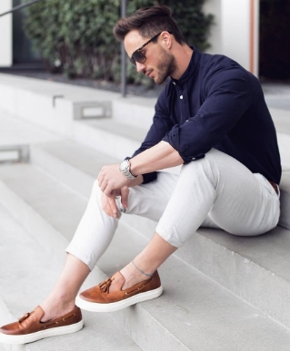 navy and beige outfit