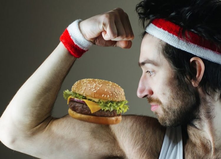 8 είδη junk food που μπορείς να φας πριν ή μετά το γυμναστήριο