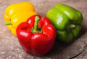 λαχανικό πιπεριές σε 3 χρώματα