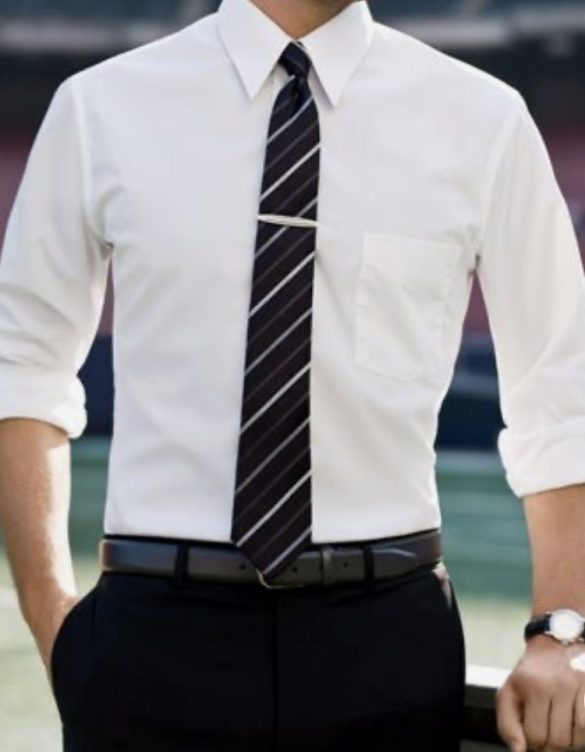 πουκάμισο με ριγέ γραβάτα