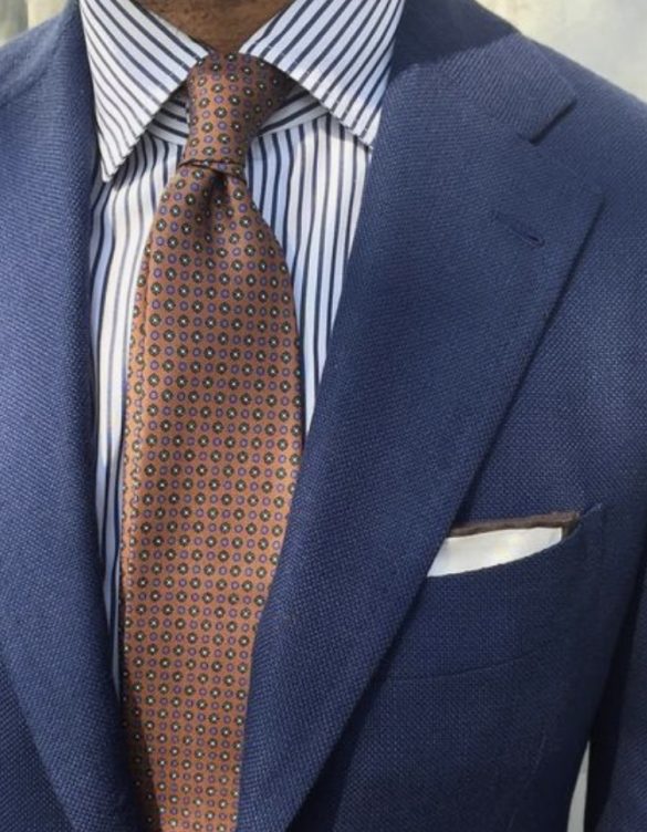 πουκάμισο ριγέ με γραβάτα