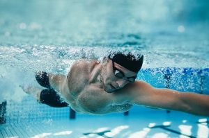 κολυμβητής γυμναστική για να χάσεις βάρος