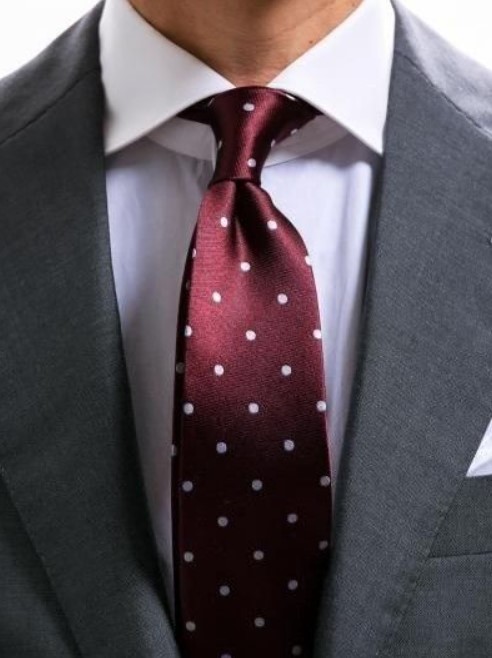 πουά μπορντό γραβάτα συνδυάσεις τη γραβάτα με το πουκάμισο 