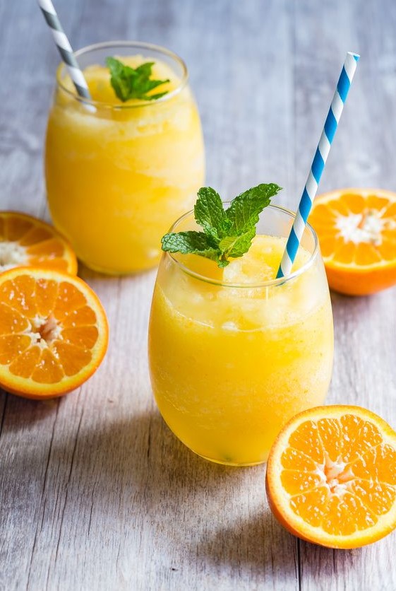 φρέσκος φυσικός χυμός πορτοκάλι