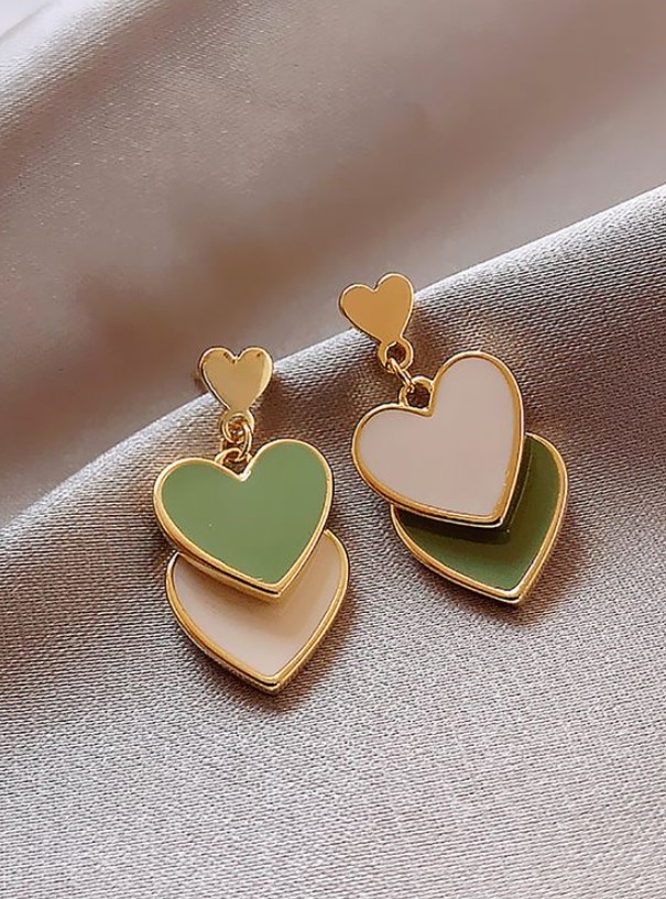 ζευγάρι σκουλαρίκια με καρδιές