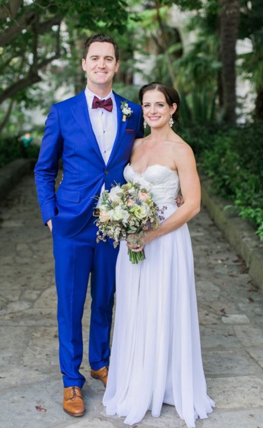 μπλε κοστούμι γάμου
